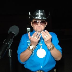 Meet your Posher, Jose